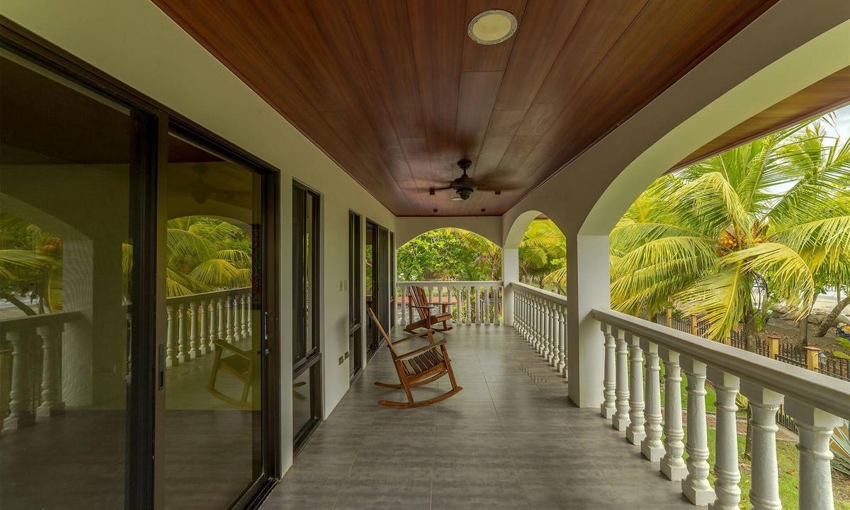 Esterillos Centro Villa | Beachfront villa in Esterillos Centro