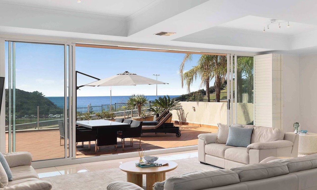 Terrigal Apartment | Beachfront | Views, Sleeps 8, Spa Bath