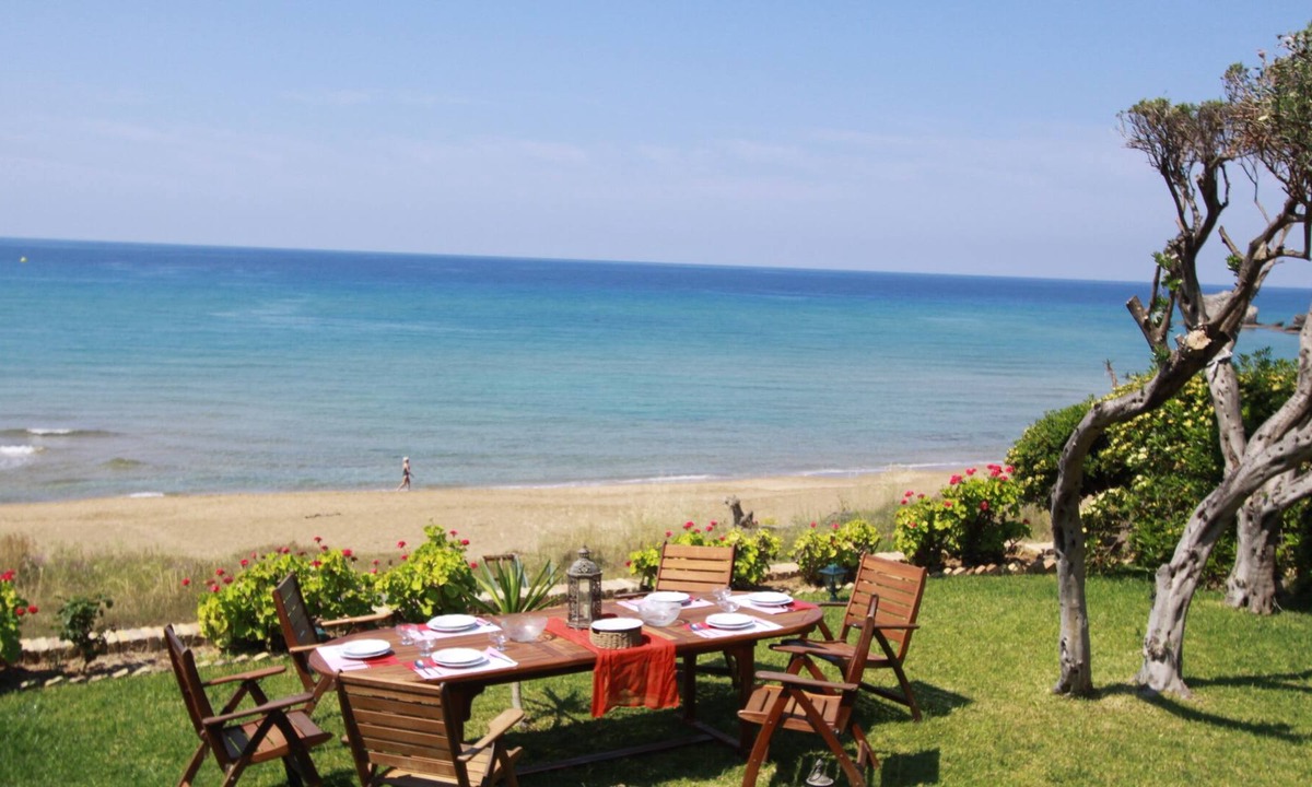 Glyfada House | Beachfront Villa AA1G 52