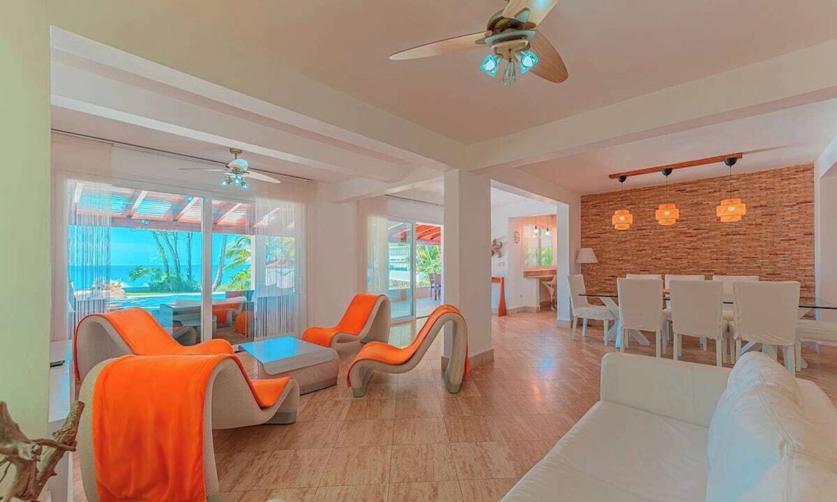Playa Chiquita Villa | Beachfront villa, amazing sea views, FULLY LOADED!