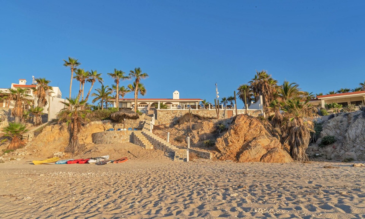 Pescadero House | Beachfront Villa + Casitas w/pool. 6 BR