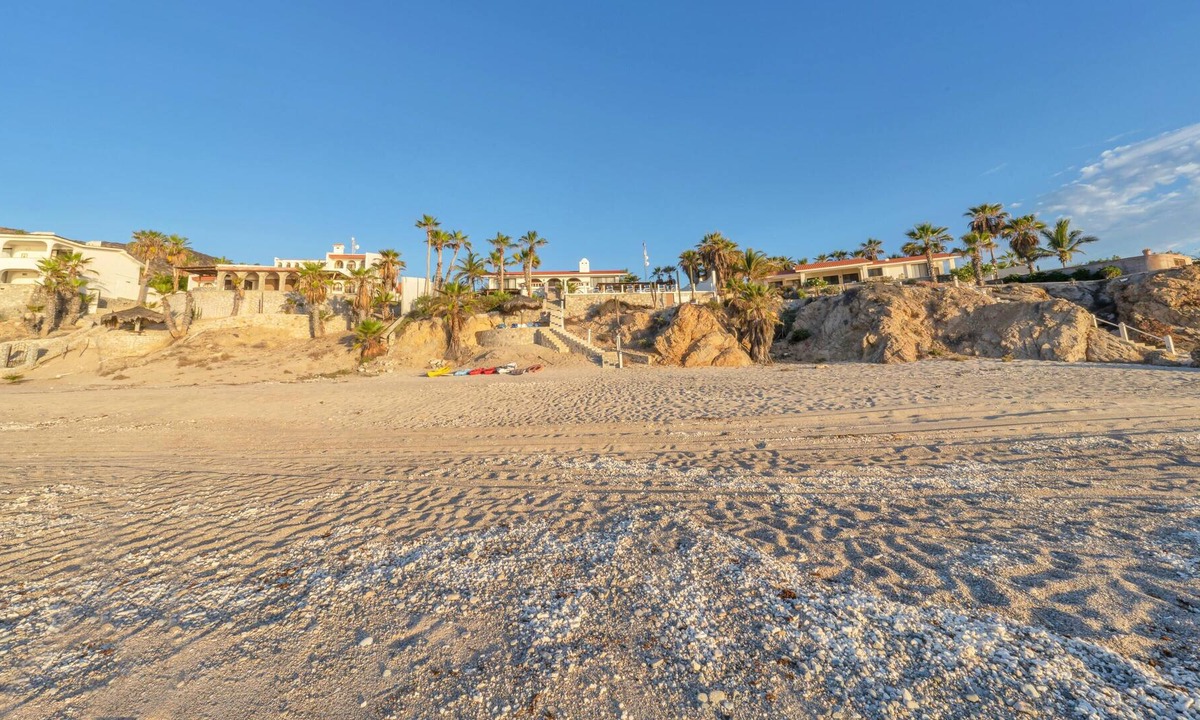 Pescadero House | Beachfront Villa + Casitas w/ pool - perfect for Reunions, Weddings & Retreats!