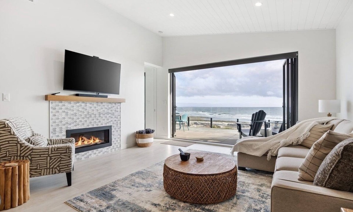 Black Creek Condo | Beachfront Villa #15 at Saratoga Beach House