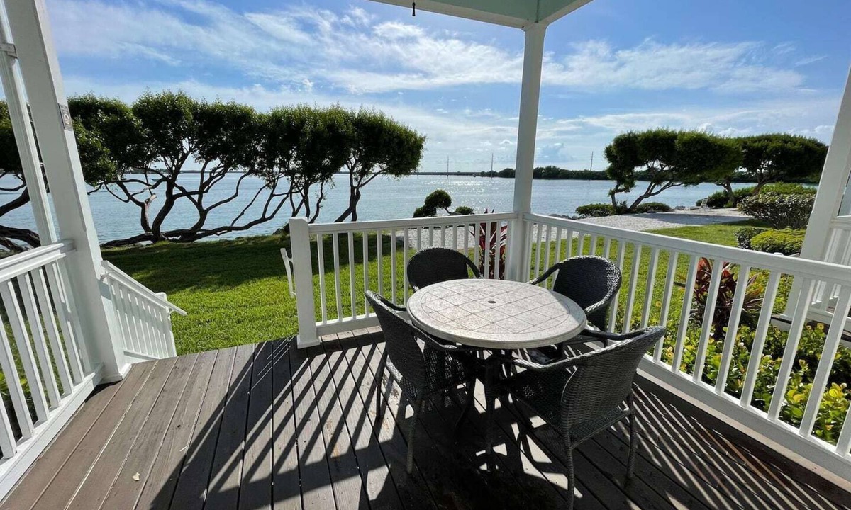 Marathon Villa | Beachfront Villa - Duck Key