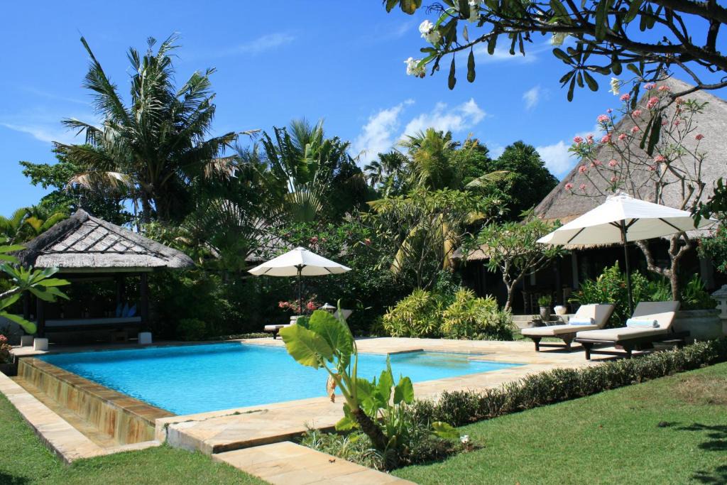 Dencarik Villa | Beachfront Villa Jasmine Lovina
