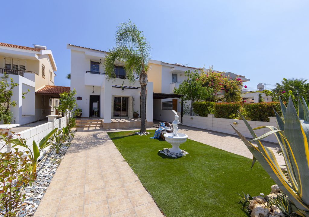 Meneou Villa | Beachfront Villa Meneou 3