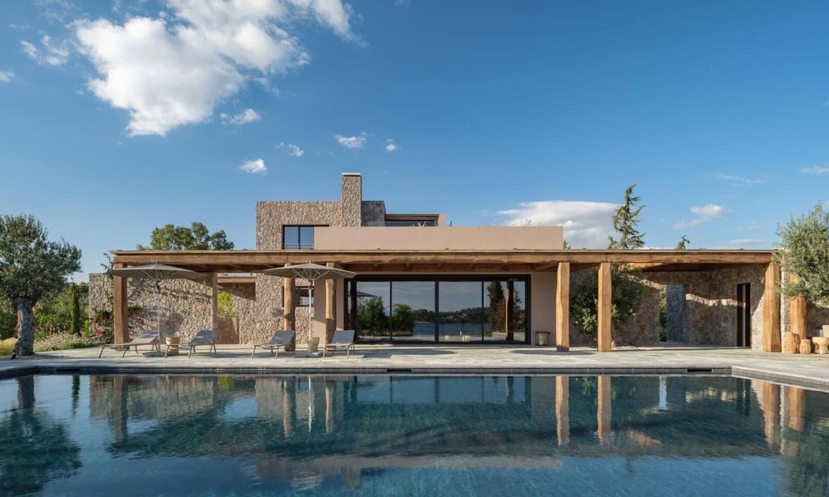 Kilada Villa | Beachfront Villa Oneiro with Sea Views, Villa