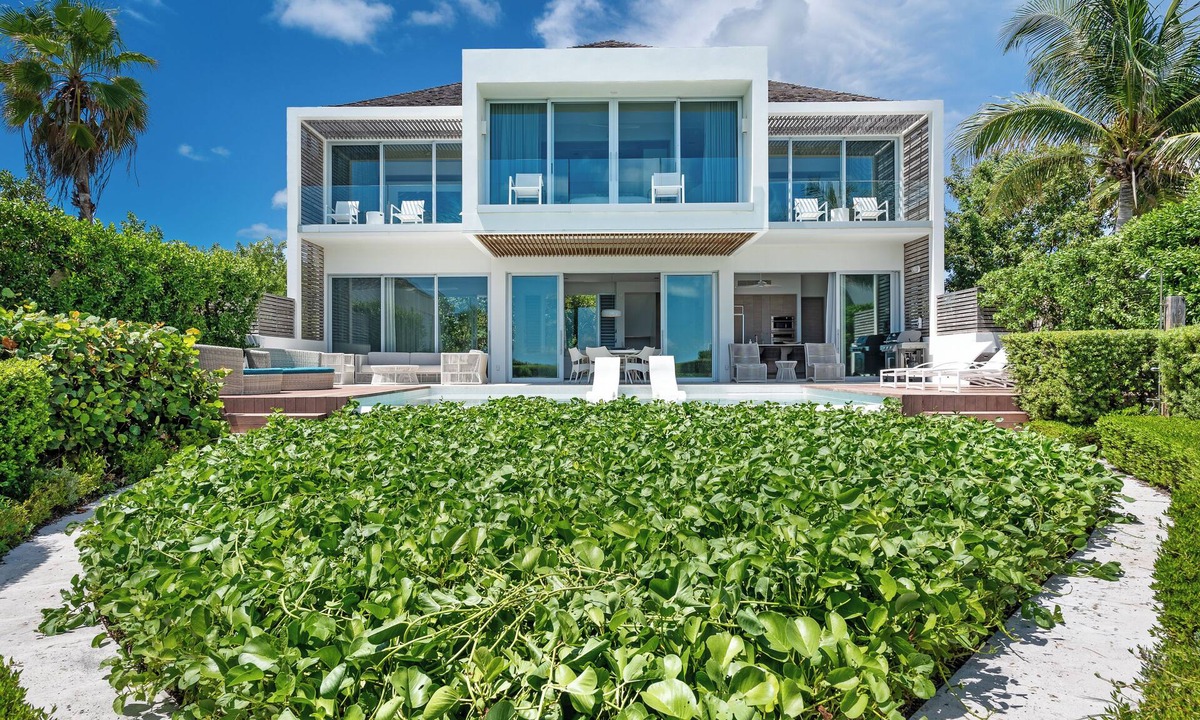 Long Bay Hills Villa | Beachfront Villa w/Private Pool & Concierge – Villa Hyperion