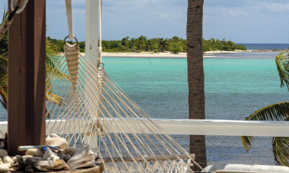 Blossom Village Cottage | Beachfront Villa with amazing views- Private pool/Wifi.