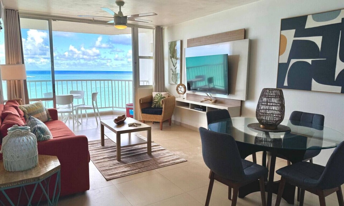 Isla Verde Condo | Beachfront W/D King Bed Isla Verde Walk 2 Eat