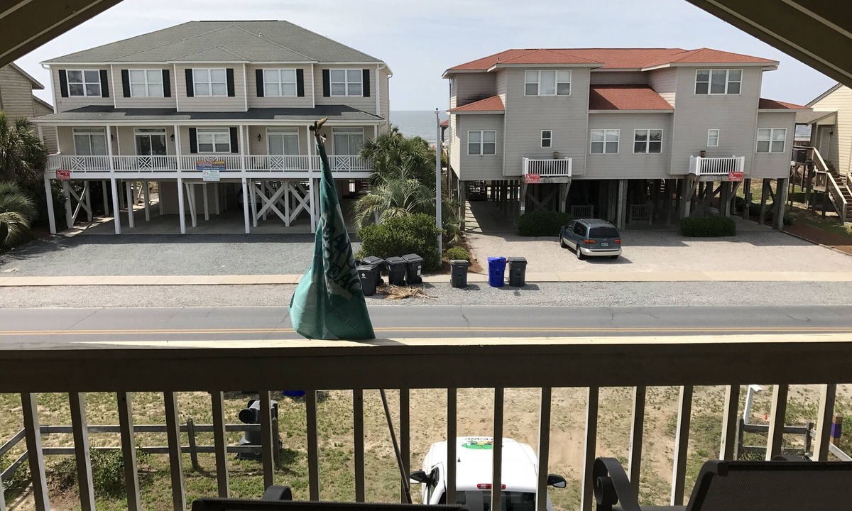 Ocean Isle Beach House | Beachhaven Delightful Beach Cottage One Row Back Reno'd Baths & All Carpet Gone!