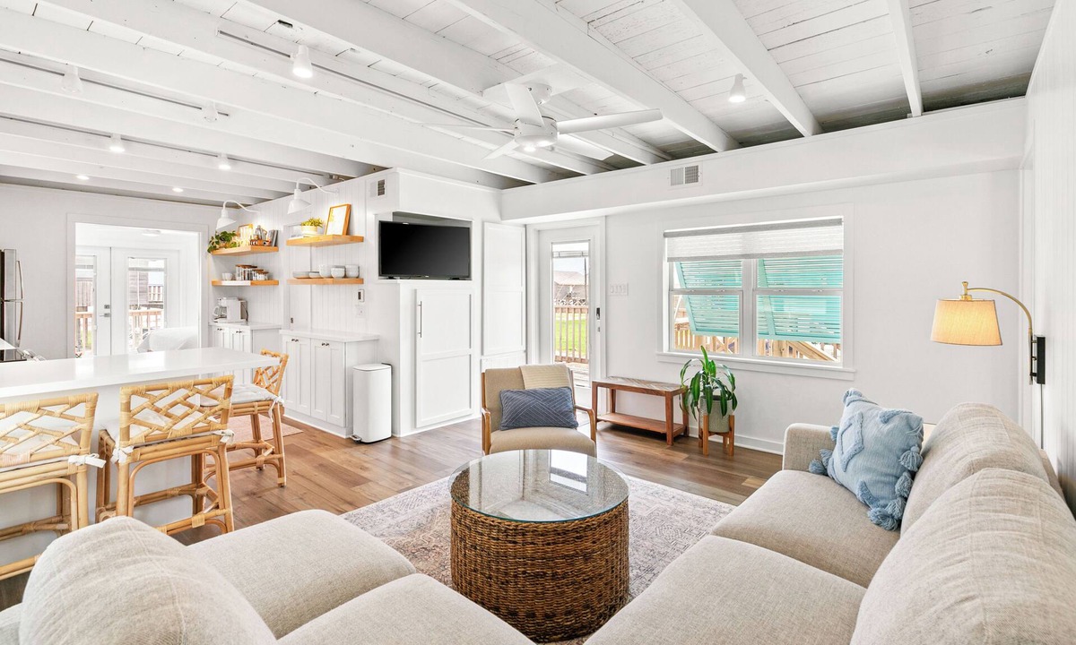 Surfside Beach House | Beachside 2nd-Row - Water Views - King & Queen