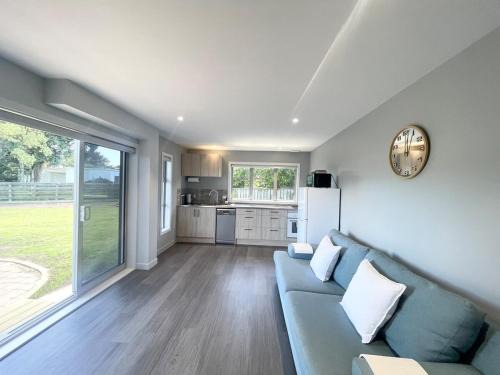 Napier House | Beachside Bliss - freshly renovated