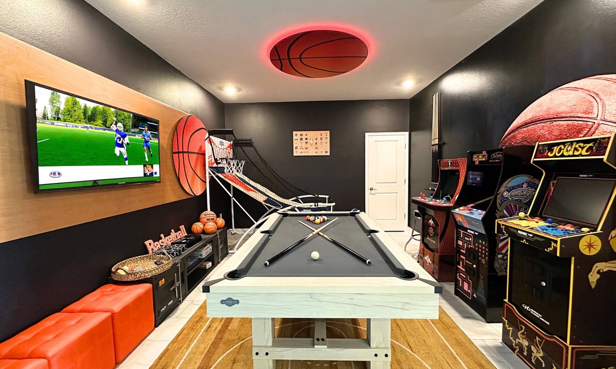 Melbourne Beach House | Beachside Deluxe: Endless Amenities & Private Pool!
