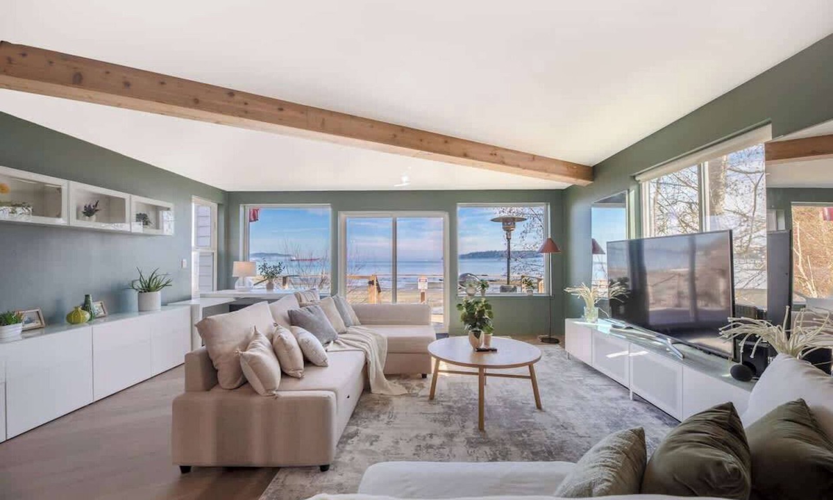 Manchester House | Beachside Haven | 2b 2.5b | Tranquil Retreat