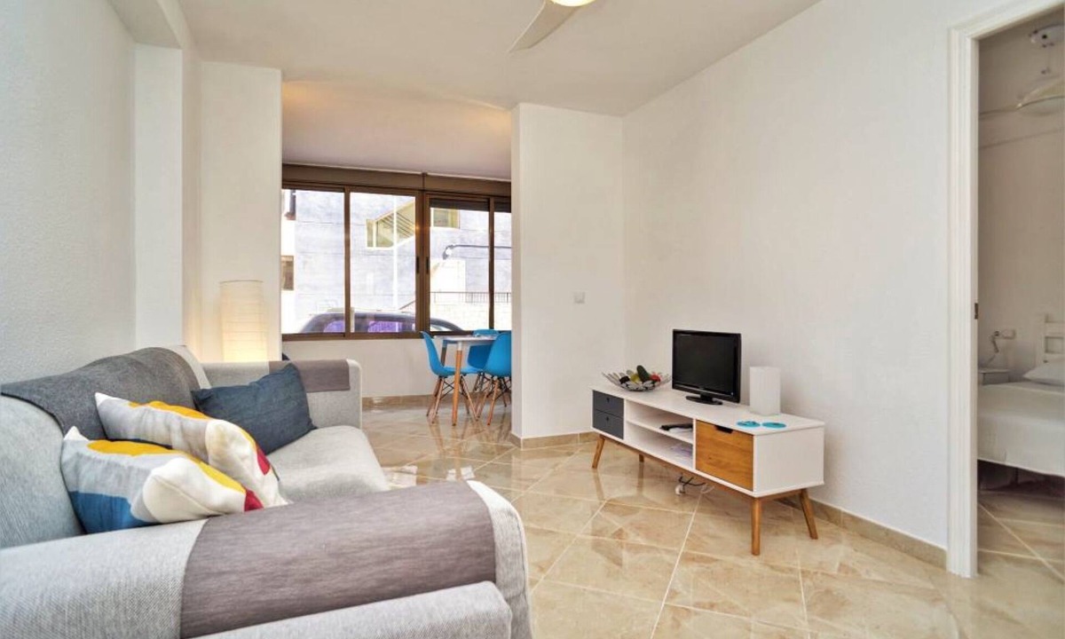 Torrevieja Apartment | Beachside Modern 2 Bedroom spacious Apartment