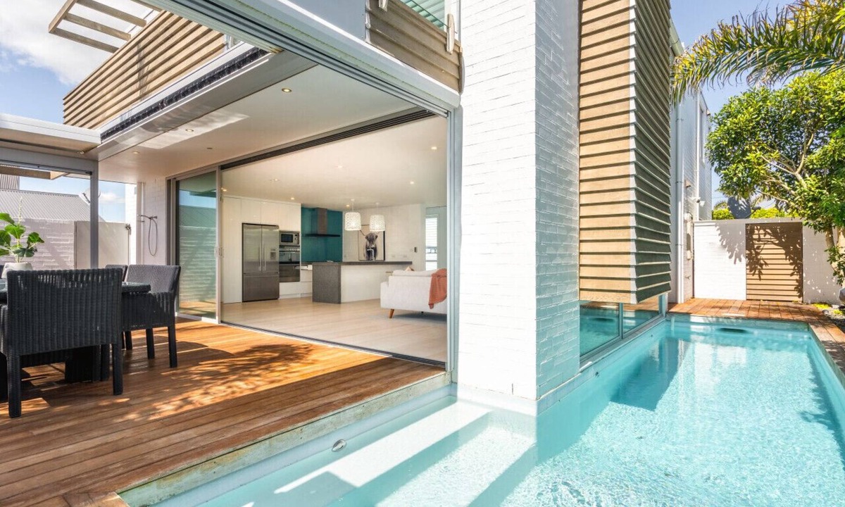 Papamoa Beach House | Beachside Retreat with Private Pool