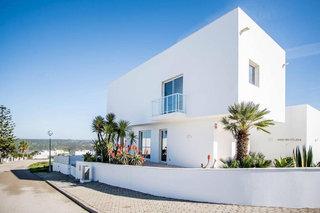 Espartal Villa | Beachside Villa 5 Bdr 6 Baths Sleeps 9plus ppl