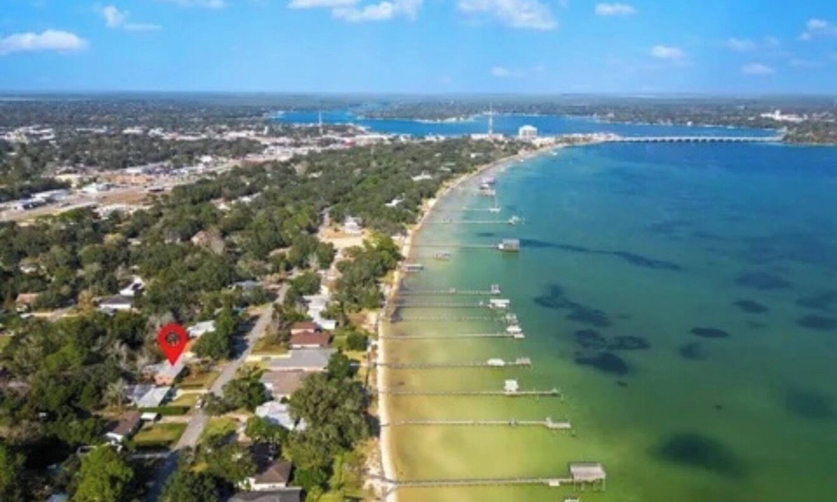 Fort Walton Beach House | Beachview Cottage: 2 Min Walk to Beach