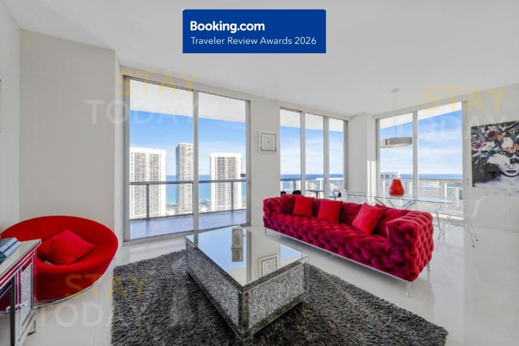 Hallandale Beach Apartment | BeachWalk Resort PH - DREAM-SKY MANSION 3DBR and 3BA LUXURY PENTHOUSE - 25 min to FIFA!