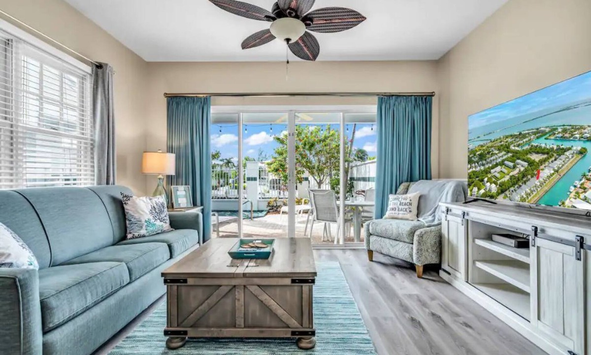 Marathon House | Beachy Townhome Perfect for a Warm Getaway!