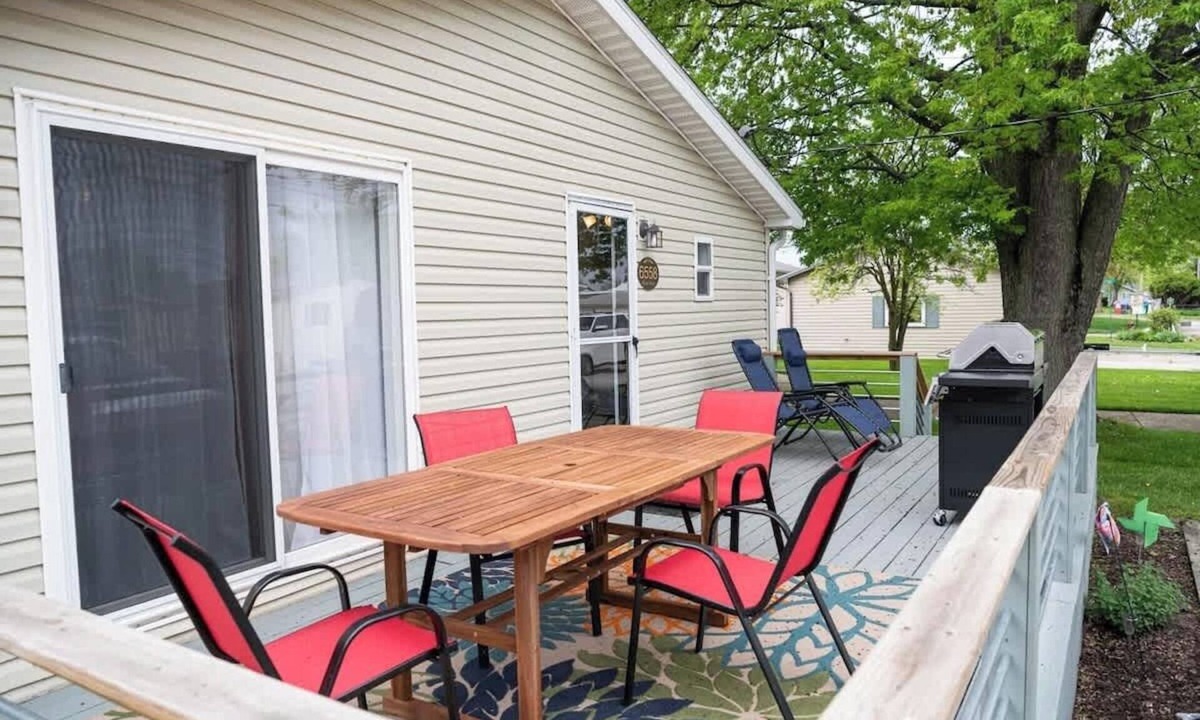 Caseville House | Beadle Island Bungalow - Private Beach Access