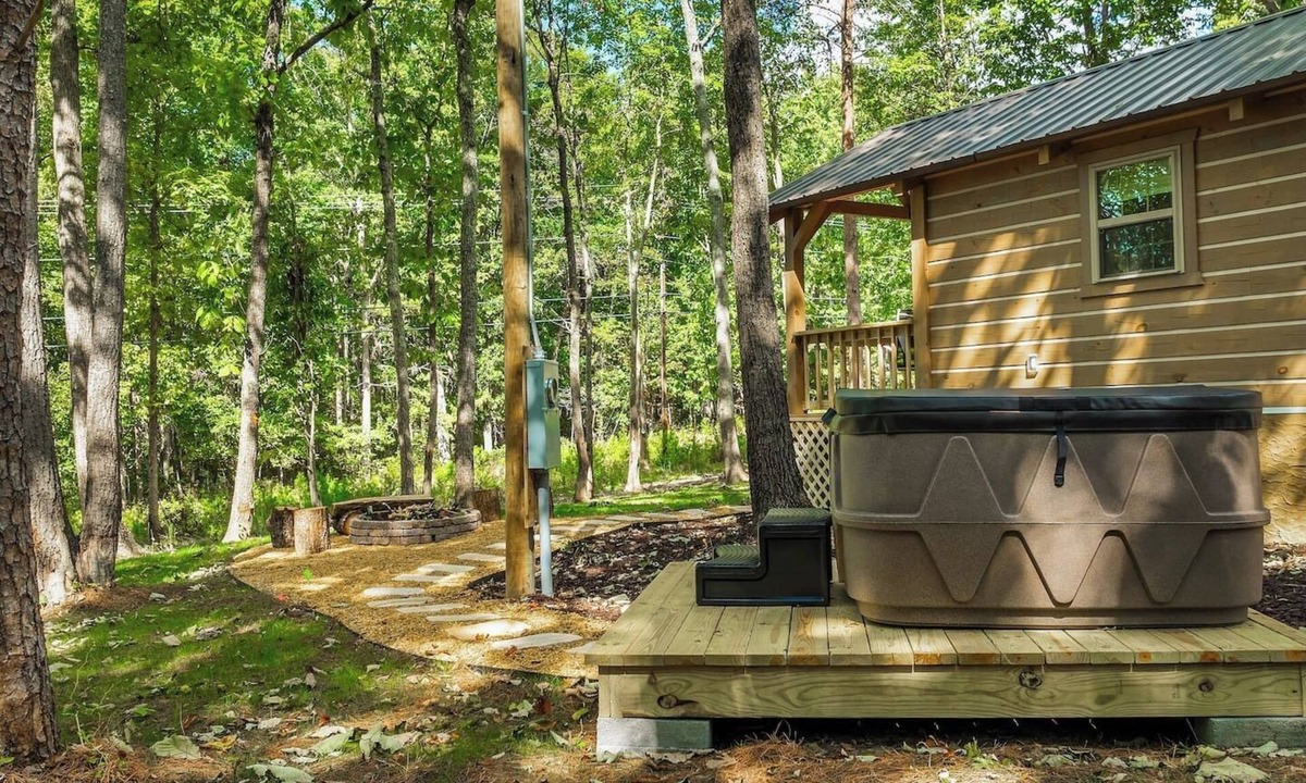 Mentone Cabin | Bear Cave Forest Retreat Cabin + Hot Tub Getaway