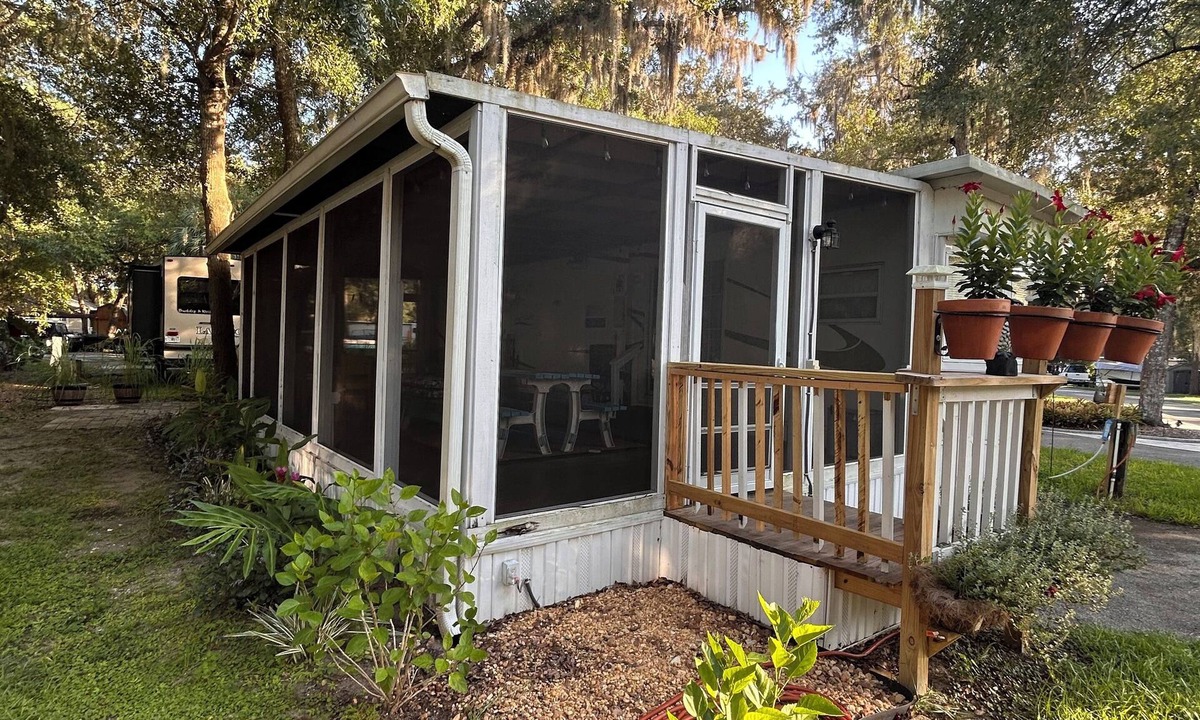 Salt Springs House | Bear Forest Retreat- 2-bedroom mobile home in peaceful Salt Springs with AC