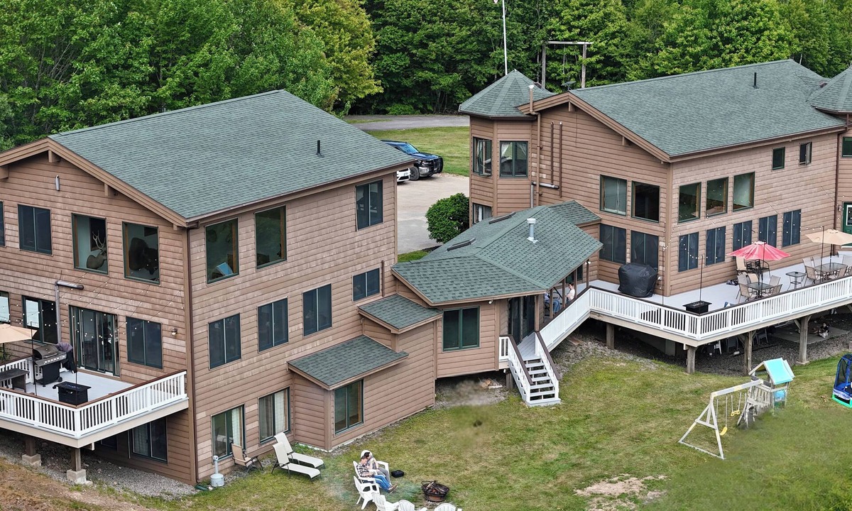 Robbinston Resort | Bear Mountain Lodge - Maine - Full Lodge