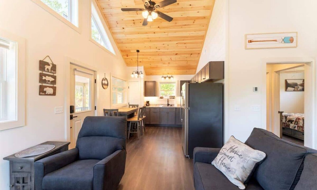 Sullivan House | Bear's Den Cabin! Sum