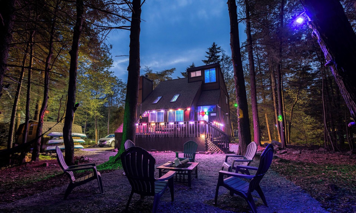 Pocono Summit House | Bear Trails Retreat Games Fire Pit Near Kalahari Pocono