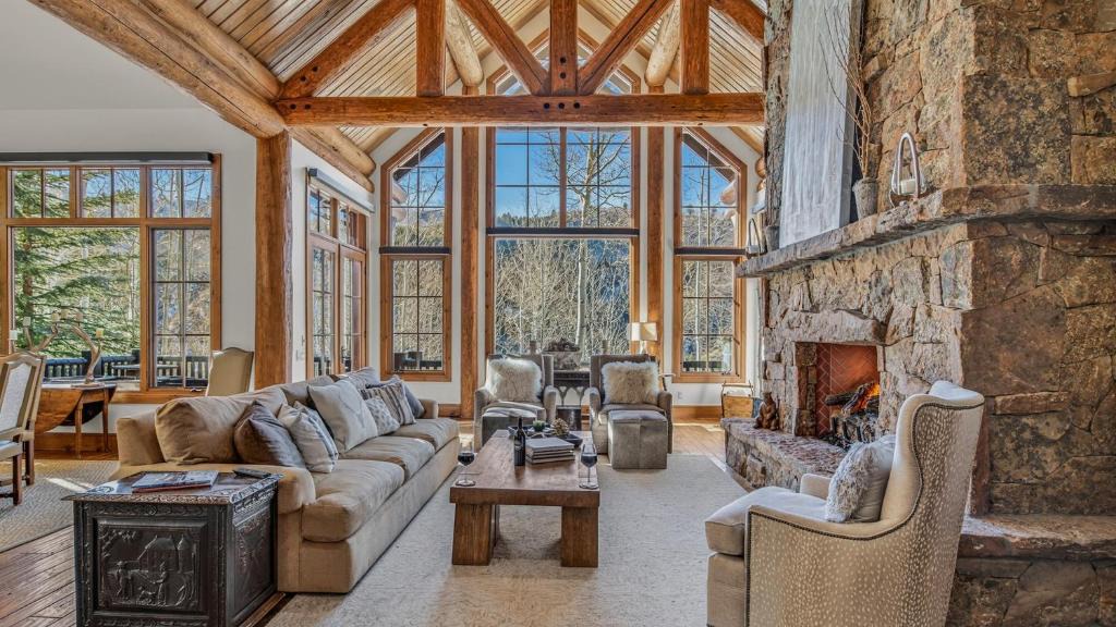 Edwards House | Bearberry Lodge