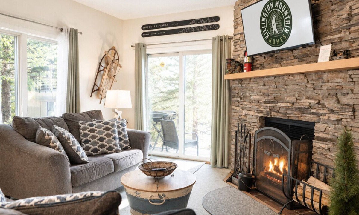 Killington House | Bearmont- Pool, HotTub, FirePit, AC, Gym, Sauna