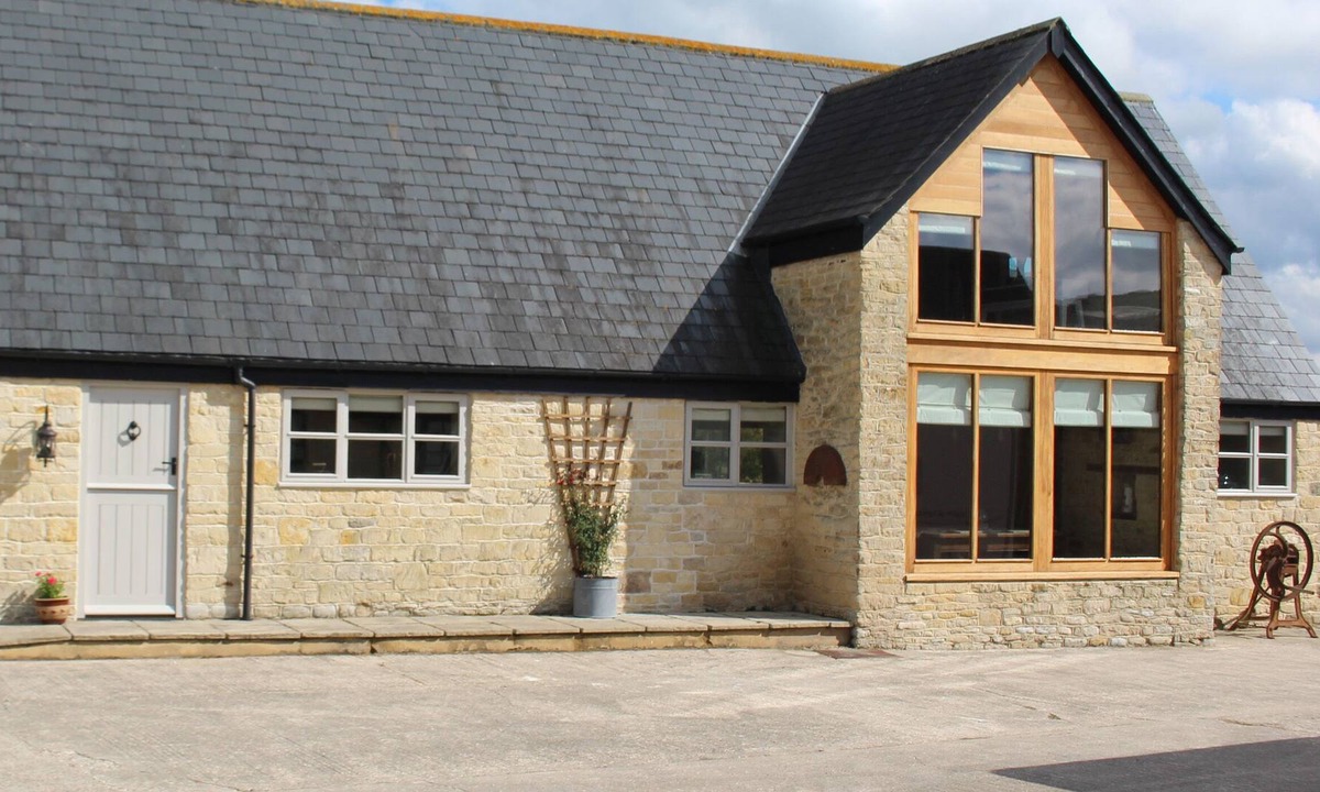 Shaftesbury House | BEARS DEN, pet friendly, luxury holiday cottage in East Stour