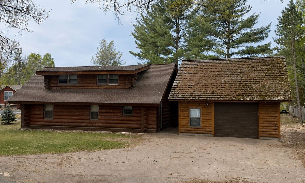 Ossipee Cabin | BEASLEY PINES - Charming LOG CABIN on the Beautiful Lake Edwards