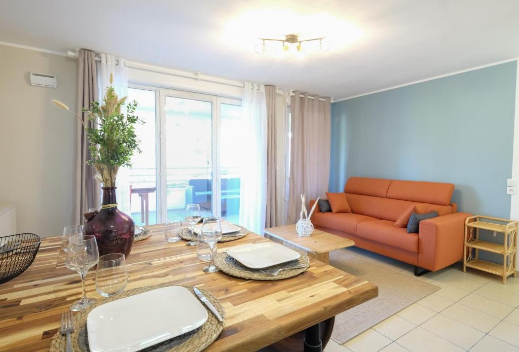 Seynod Apartment | Beauregard- Charmant 2 chambres, terrasse & garage