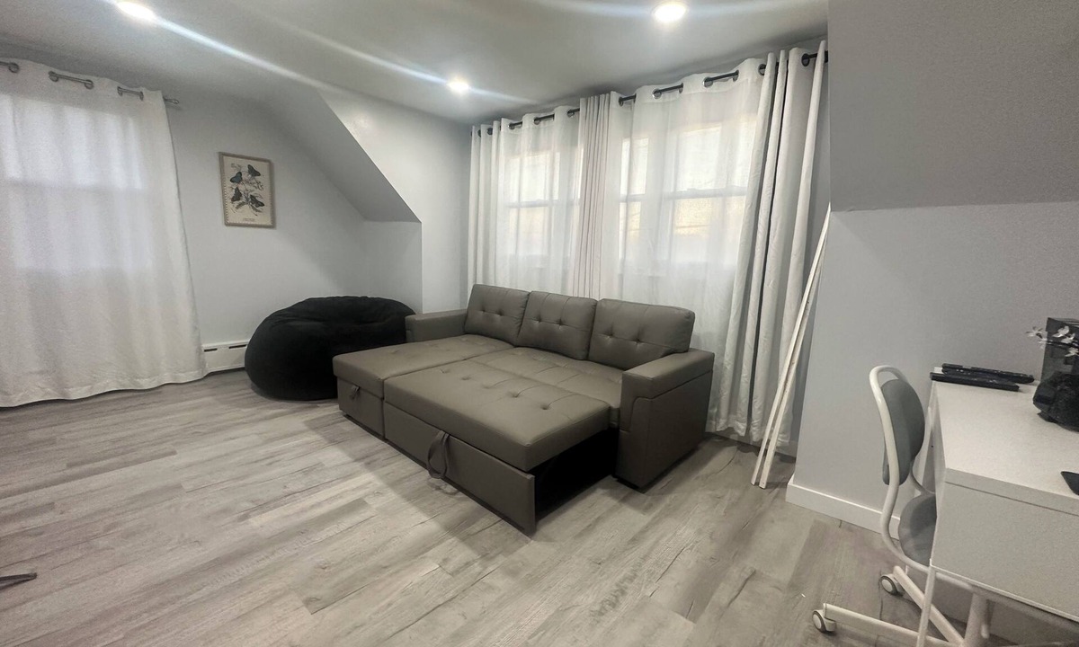 Franklin Square Apartment | Beautiful 1-bedroom apartment in charming Franklin Square LI, close to the city