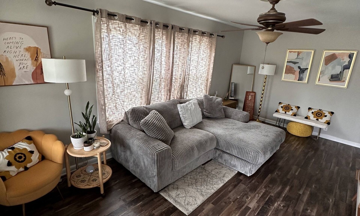 Speedway House | Beautiful 2 Bedroom 3 Bathroom Walking Distance To Indianapolis Motor Speedway