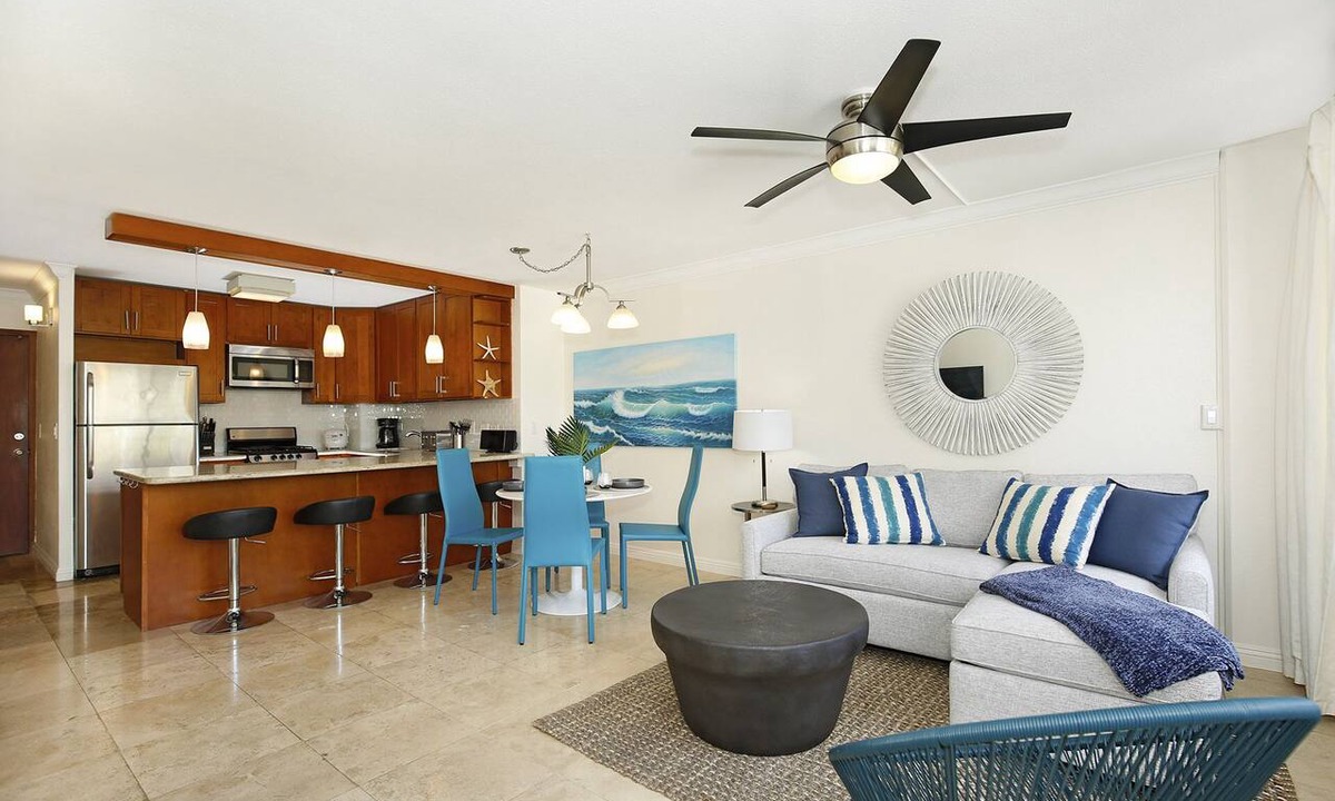 Waikiki Condo | Beautiful 2-bedroom condo, sleeps 6, washer/dryer and one free parking!