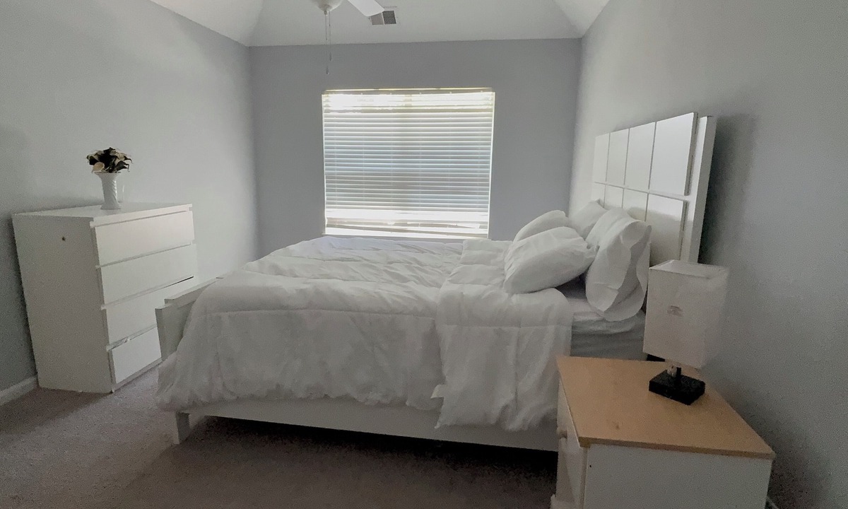 Greenbrier West Apartment | Beautiful 2-bedroom entire apartment central to everything!