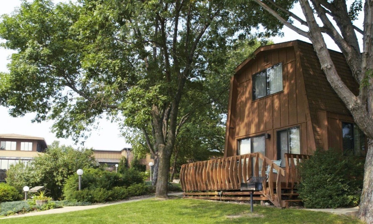 Spirit Lake Apartment | Beautiful 2 bedroom unit at resort, sleeps 8