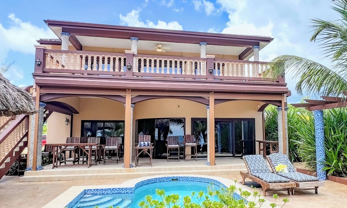 Sittee River House | Beautiful 3/3 Beach home on the Caribbean Sea with private pool and dock