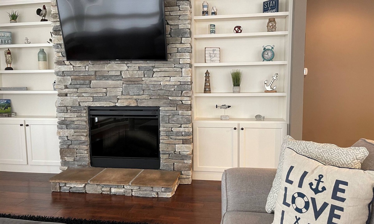 Arnolds Park Condo | Beautiful 3 Bedroom, 2 Bath 1st Floor Condo at Bridges Bay Resort