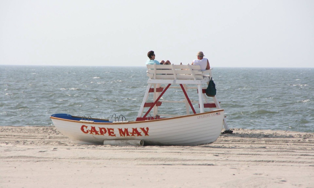 Cape May Cottage | Beautiful 3 bedroom cottage with big fenced in backyard. Great location to town.