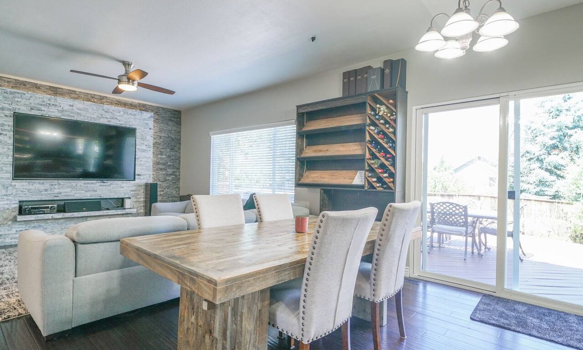 Northridge House | Beautiful 3 bedroom home with theater!