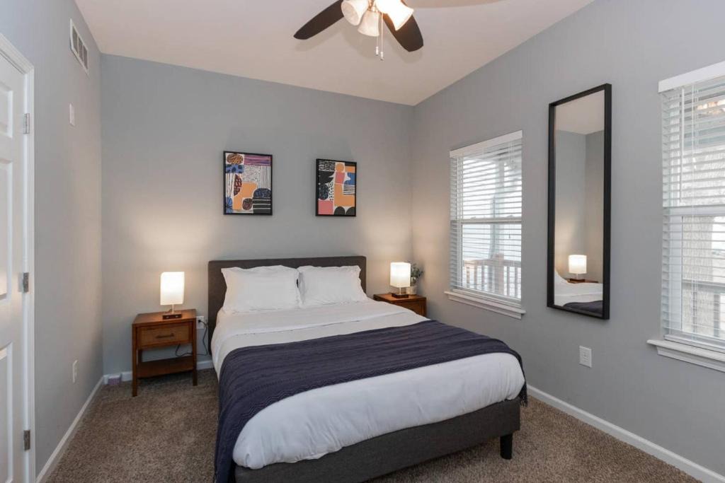 Fountain Square House | Beautiful 3BR2BA CozySuites 7 min to Lucas Oil