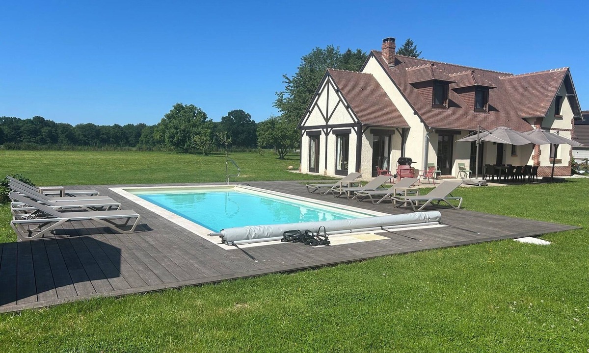 Beauficel-en-Lyons House | Beautiful 4-star house with heated pool in a green and quiet setting