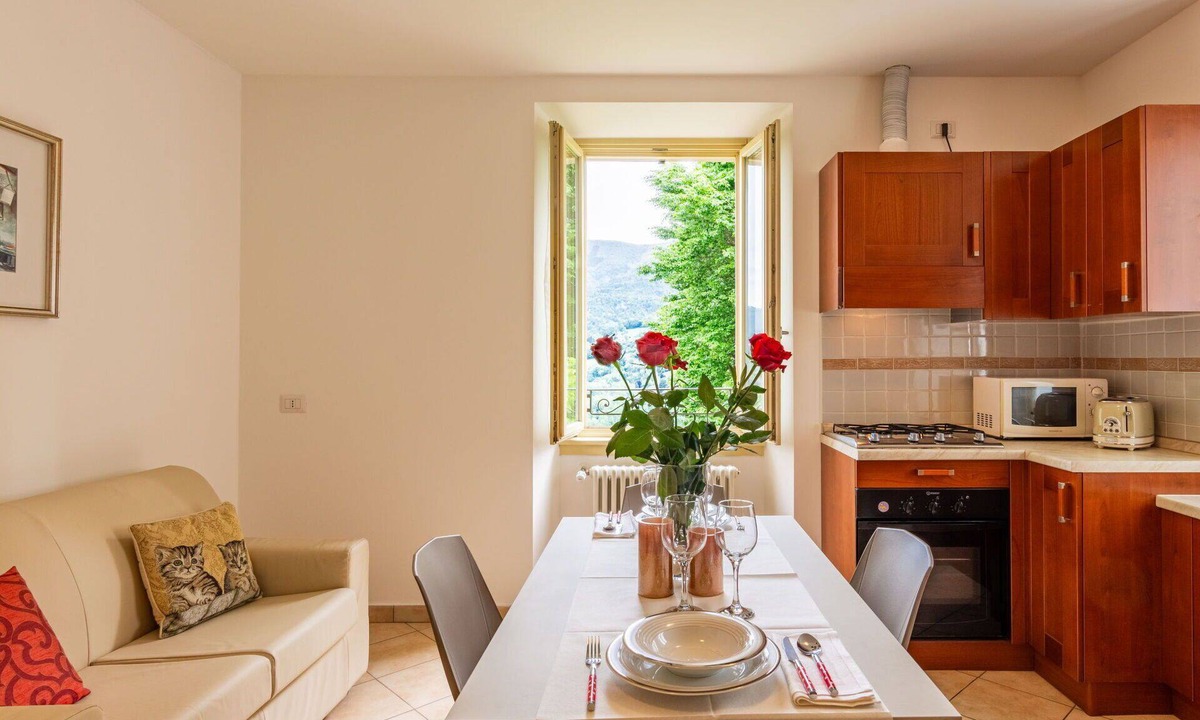 San Fedele Intelvi Apartment | Beautiful apartment for 2 people with WIFI, TV and parking