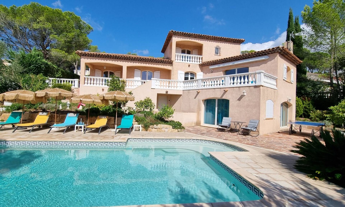 Valescure House | Beautiful air-conditioned villa with large swimming pool on the Valescure golf course