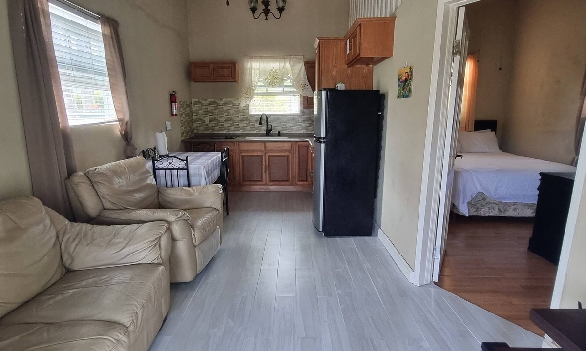 Welches House | Beautiful Air Conditioned Cottage